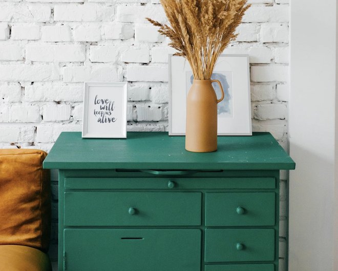 Drawers with plants and pictures